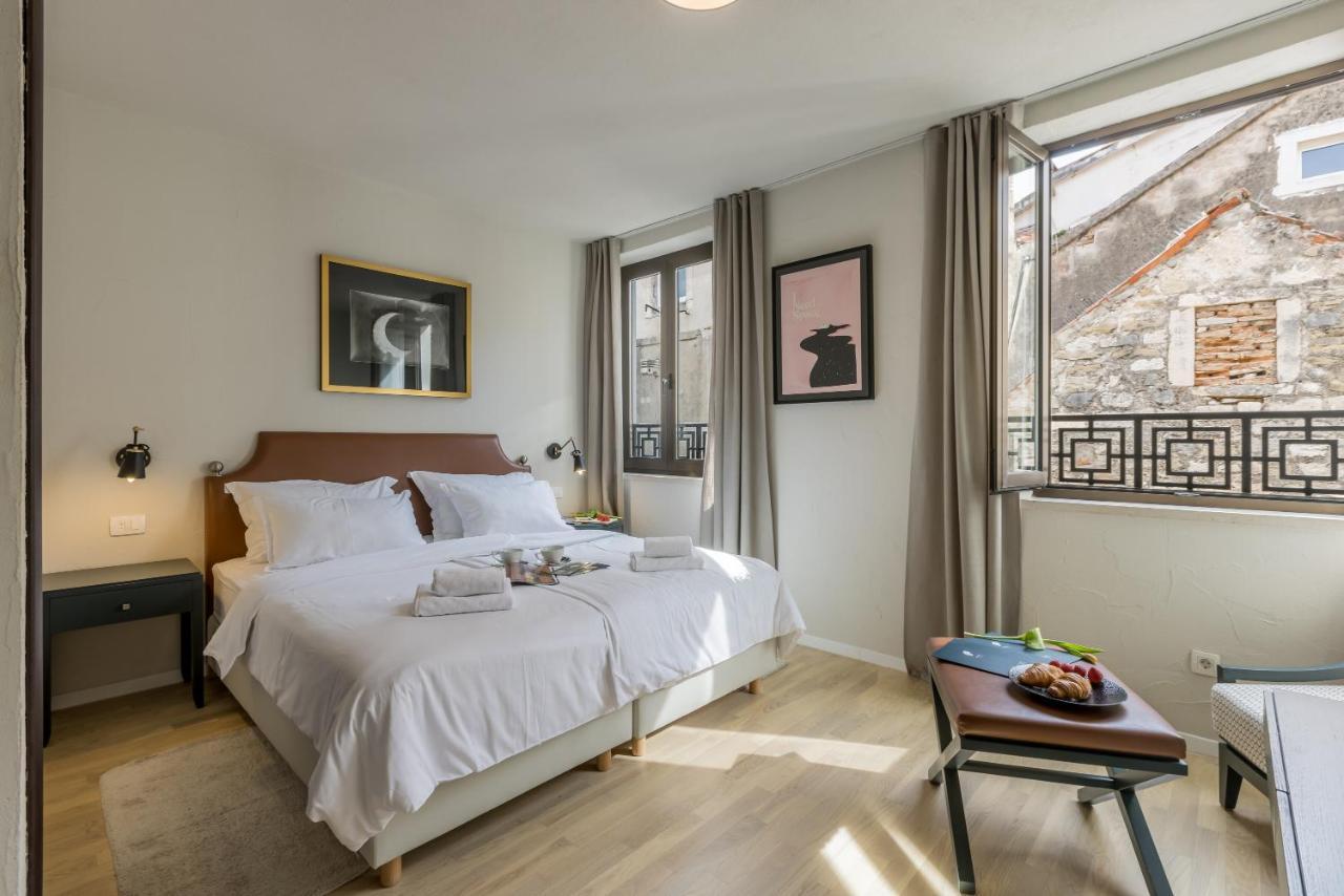 Leonis Restaurant & Rooms Split Bagian luar foto