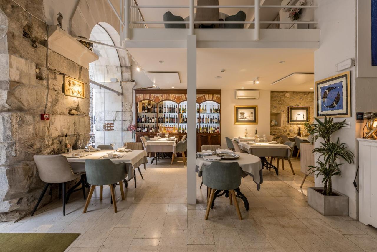 Leonis Restaurant & Rooms Split Bagian luar foto