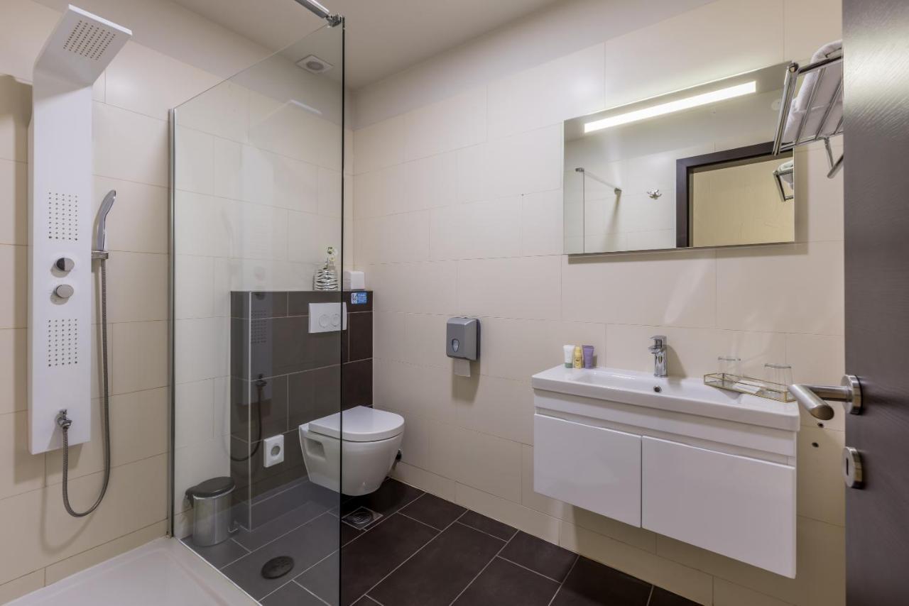 Leonis Restaurant & Rooms Split Bagian luar foto