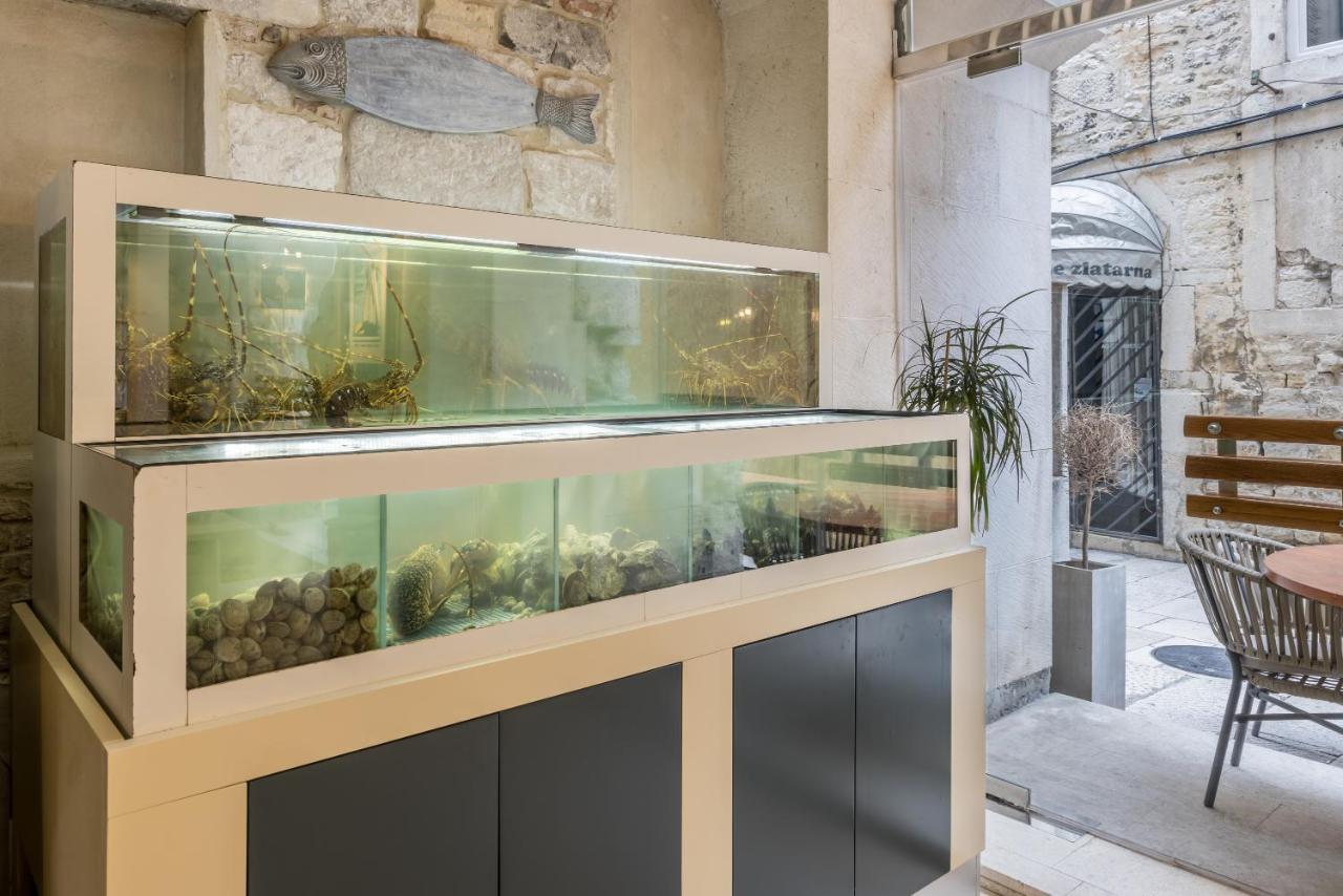 Leonis Restaurant & Rooms Split Bagian luar foto